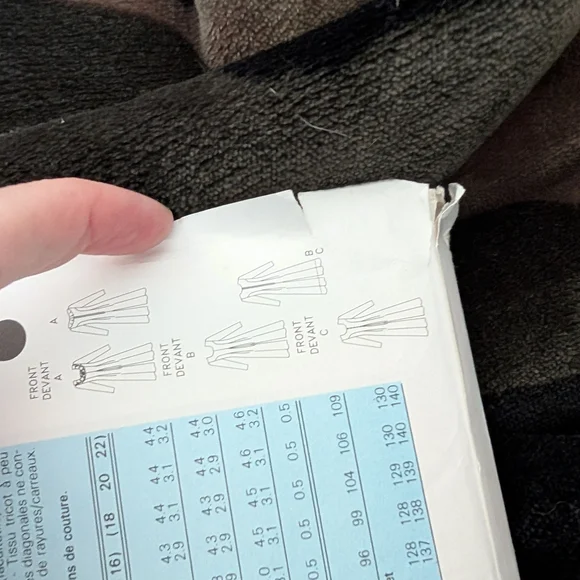 Butterick pattern bundle - Picture 3 of 10